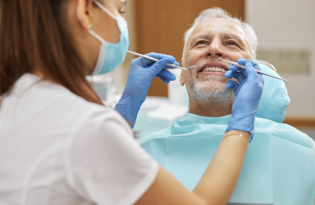 Periodontitis: ¿cómo afecta a los adultos mayores?