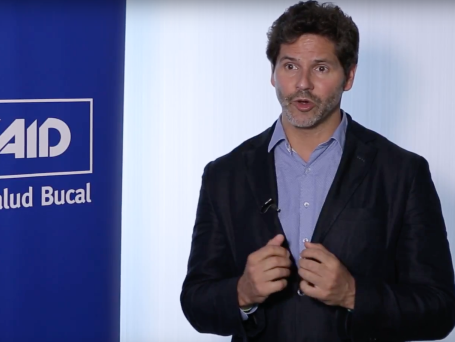 VIDEO: Dr. Xavier Calvo sobre la acción regeneradora del nuevo Perio·Aid Gel bioadhesivo